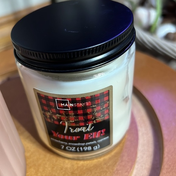 2 BN Mainstays candles - Black Cherry Woods & Treat Your Elf(description below) - Picture 7 of 7